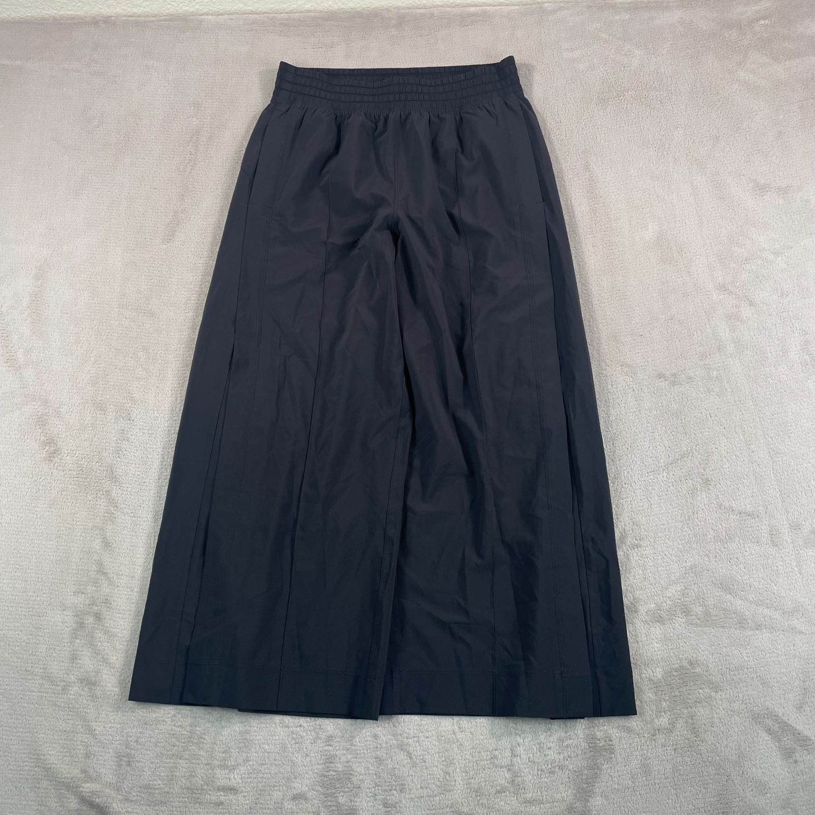 Lululemon Wanderer Culotte Wide Leg Pants Women 6 Black Stretch Wicking